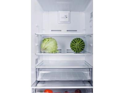 24" Blomberg 11.43 cu. ft. Capacity Bottom Freezer Refrigerator in White - BRFB1045WH