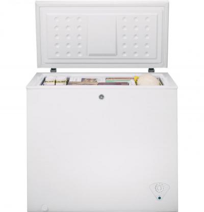 32" GE 7.0 Cu. Ft. Manual Defrost Chest Freezer - FCM7STWW