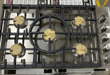 36" Fisher & Paykel Gas Cooktop with 5 Sealed Dual Flow Burners - CDV3-365H-N