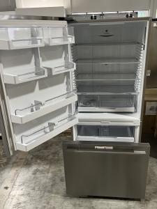 32" Fisher & Paykel 17 Cu. Ft. ActiveSmart Counter Depth Bottom Freezer Refrigerator - RF170WDLX5 N