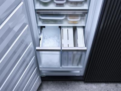 Miele Built-in Freezer with NoFrost and 8 Freezer Drawers - FNS 7794 E