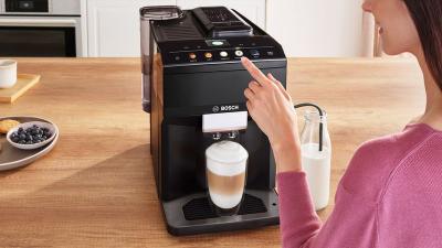 Bosch 500 Series VeroCafe Fully Automatic Coffee Machine with Removable Water Tank  in Piano Black - TPU40109