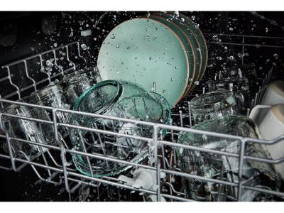 24" Whirlpool 55 DBA Quiet Dishwasher with Boost Cycle and Pocket Handle - WDP540HAMZ