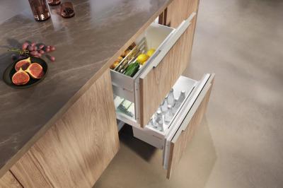24" Miele Built-under Compact Refrigerator - KU 7175 D