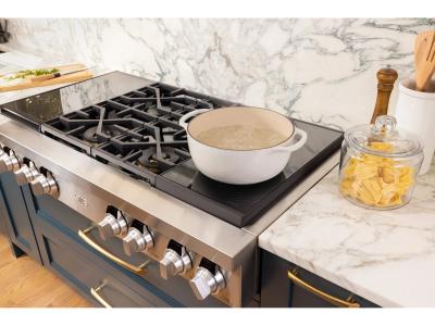48" Signature Kitchen Suite Dual-Fuel Pro Rangetop with Sous Vide and Induction - SKSRT480SIS