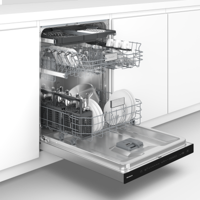 24" Blomberg 44 dBA Top Controls Built-In Dishwasher - DWDT57330X